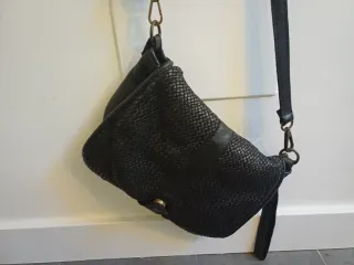 Lote 8 Bolsos Cuero Negro y Marrón