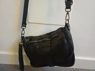 Lote 8 Bolsos Cuero Negro y Marrón