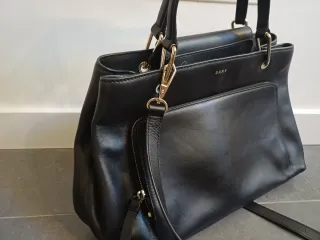 Lote 8 Bolsos Cuero Negro y Marrón