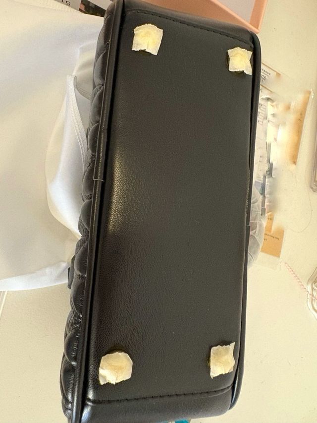 Bolso de mano acolchado negro