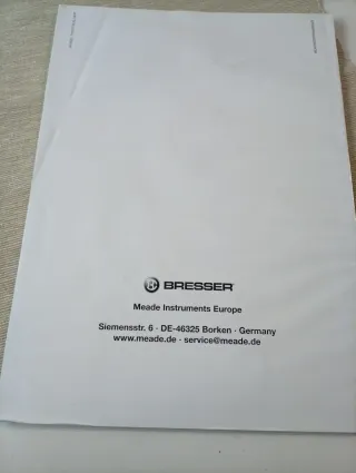 Microscopio Biolux NG con zoom de 40x a 1024x.