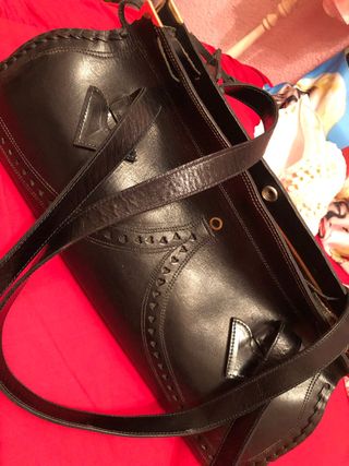 Bolso de piel negro,echo a mano