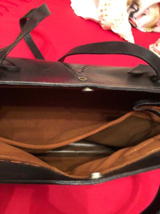 Bolso de piel negro,echo a mano