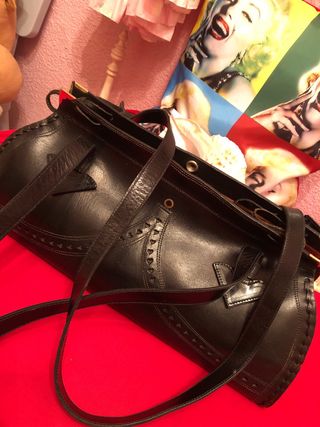 Bolso de piel negro,echo a mano