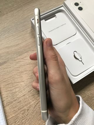 iPhone 11 Blanco Caja Accesorios