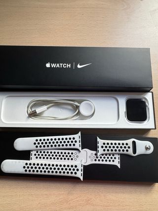Apple Watch SE Nike Plateado Celular