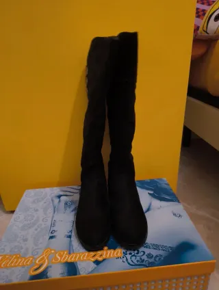 Stivali scamosciati neri con zip