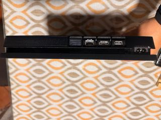 PS4 (PlayStation 4) Negra - Poco Uso