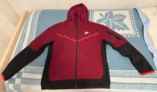 Chaqueta Nike Tech Fleece Roja y Negra