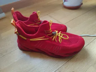 Zapatillas deportivas hombre rojas