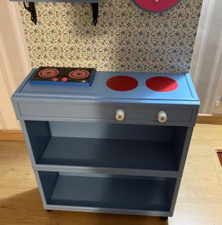 Cocinita de juguete artesanal azul