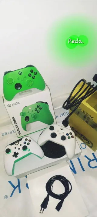 Xbox Series S + 3 controller — Ottimo pacchetto