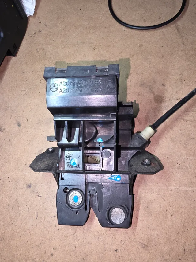 Cerradura Maletero Mercedes