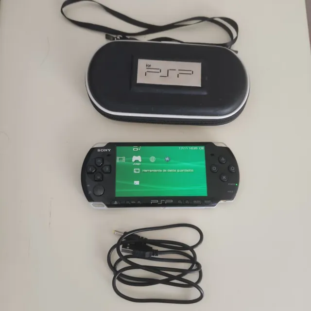 Sony PSP 3004 + Funda y Cargador