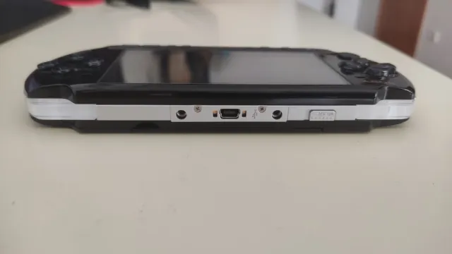 Sony PSP 3004 + Funda y Cargador