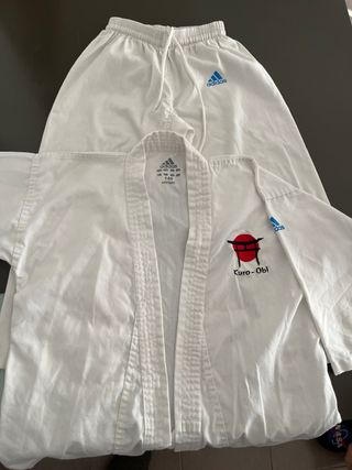 Kimono Adidas Karate Kuro Obi. Talla 140cm.