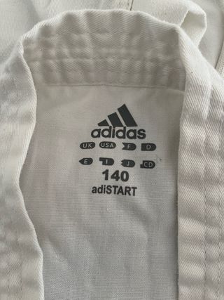 Kimono Adidas Karate Kuro Obi. Talla 140cm.