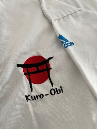 Kimono Adidas Karate Kuro Obi. Talla 140cm.