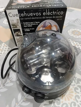 Cocedor de huevos eléctrico.