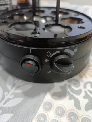 Cocedor de huevos eléctrico.