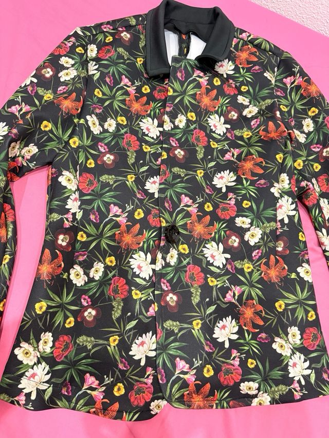 Blazer estampado floral talla M