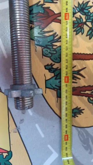 Barras y mancuernas para gimnasio