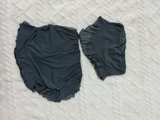 Conjunto de ropa gris