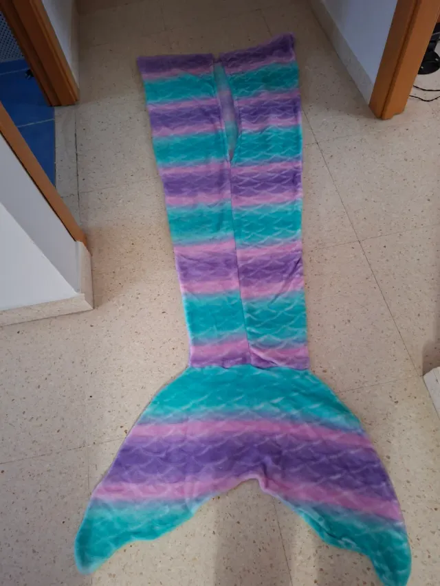 Manta cola de sirena púrpura y turquesa