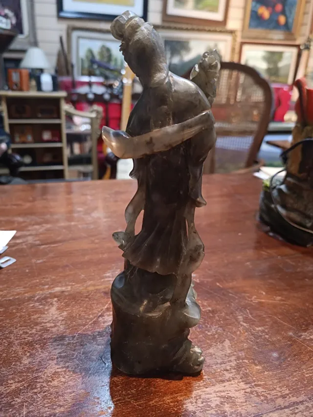 Figura antigua de jade