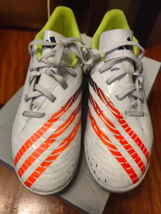 Botas de fútbol Adidas Predator talla 38