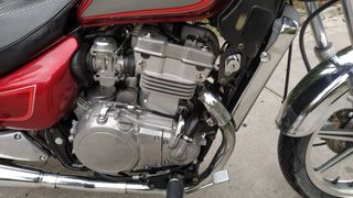 Kawasaki EN 500 Custom Roja