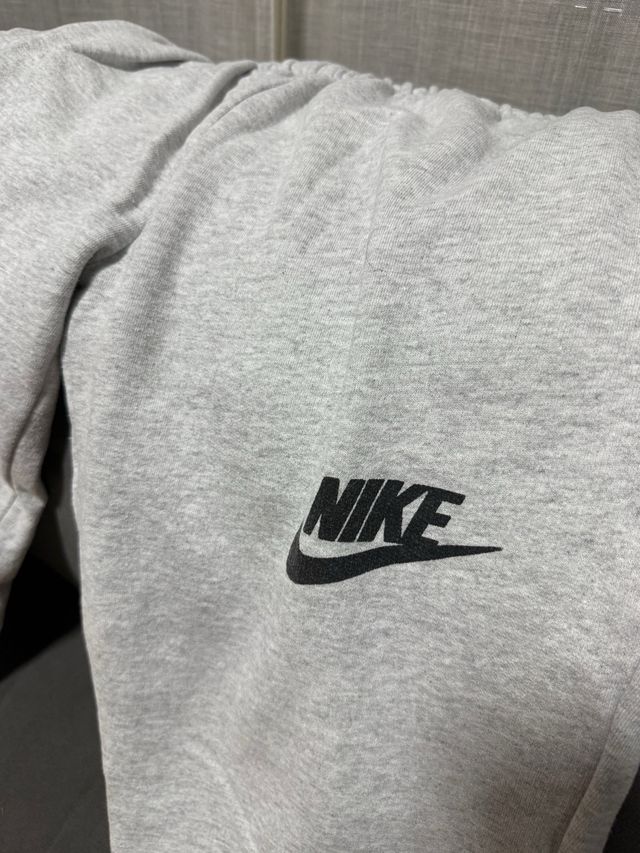 Pantalones Nike grises