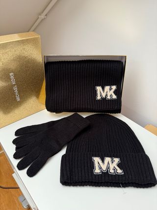 Conjunto Michael Kors Gorro y Bufanda Mujer