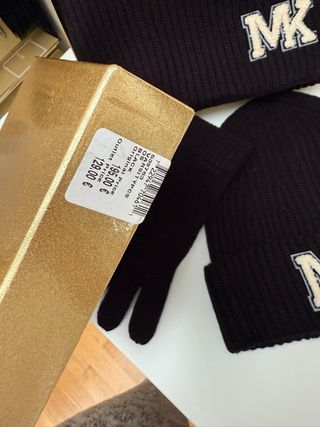 Conjunto Michael Kors Gorro y Bufanda Mujer