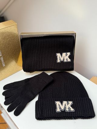 Conjunto Michael Kors Gorro y Bufanda Mujer