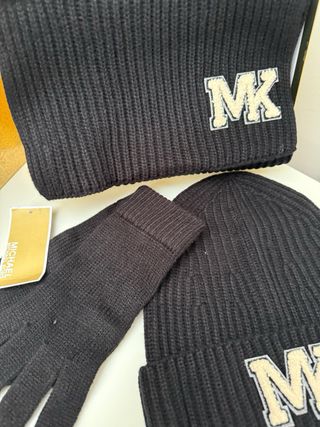 Conjunto Michael Kors Gorro y Bufanda Mujer