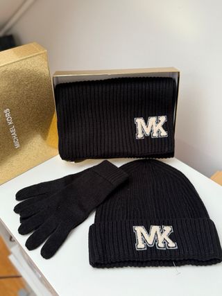 Conjunto Michael Kors Gorro y Bufanda Mujer