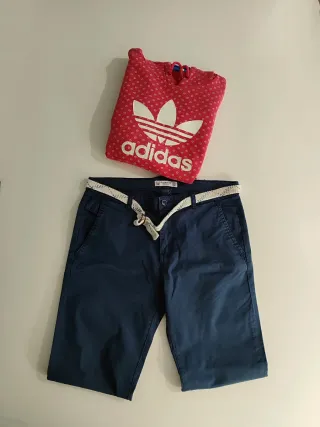 Pantalón azul con cinturón