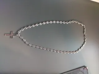 Cadena de acero inoxidable con cruz