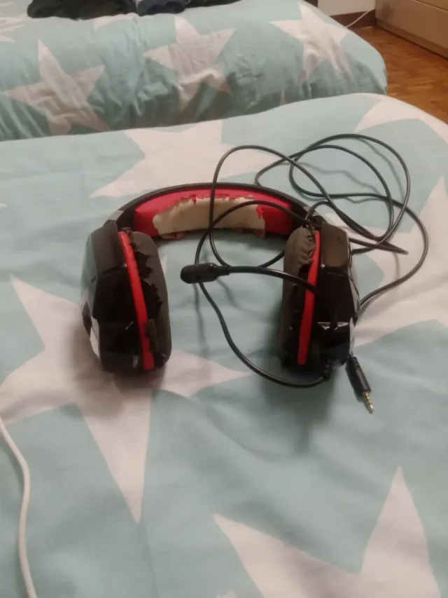 Cascos Kotion con micrófono vendo o cambio