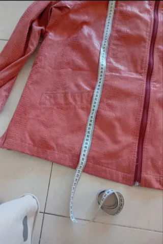 Chaqueta 3/4 efecto piel serpiente