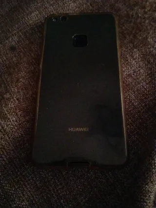 Huawei P10 con custodia doppia molto curato, 4 GB di RAM