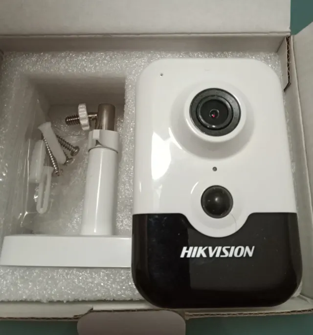 Telecamera Hikvision EXIR FIXED CUBE 4MP