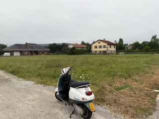 se vende Ceclo.. vespa con un año de seguro ITV 27