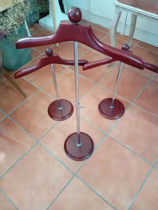 Expositores Percheros Madera y Metal