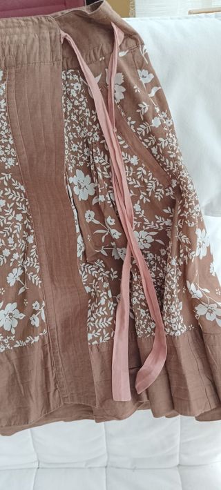 Falda Massimo Dutti vuelo floral talla 38