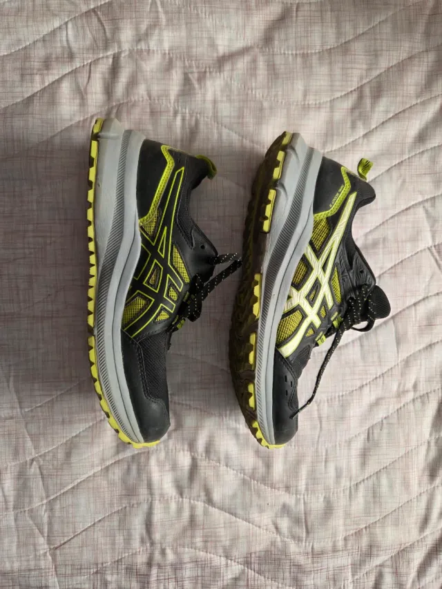 Calzado deportivo trail Asics negro/verde