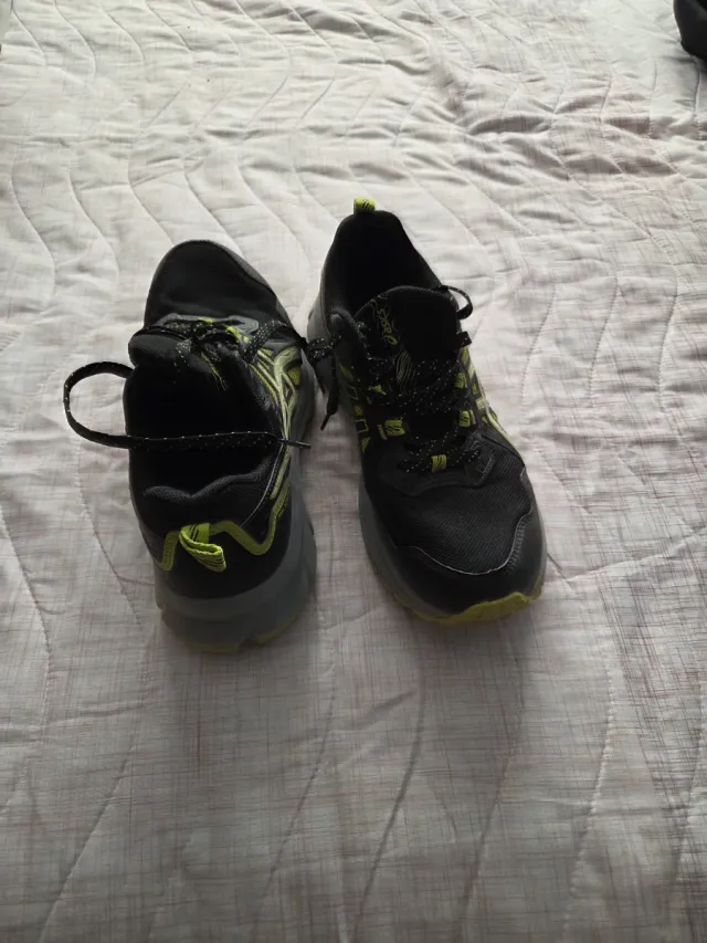 Calzado deportivo trail Asics negro/verde