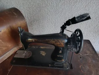 Máquina de coser Singer antigua