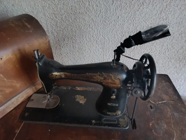 Máquina de coser Singer antigua
